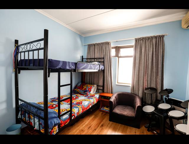3 BEDROOM APARTMENT FOR SALE IN GLENWOOD